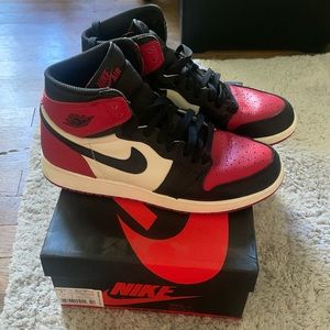 Air Jordan 1 black toe size 7Y